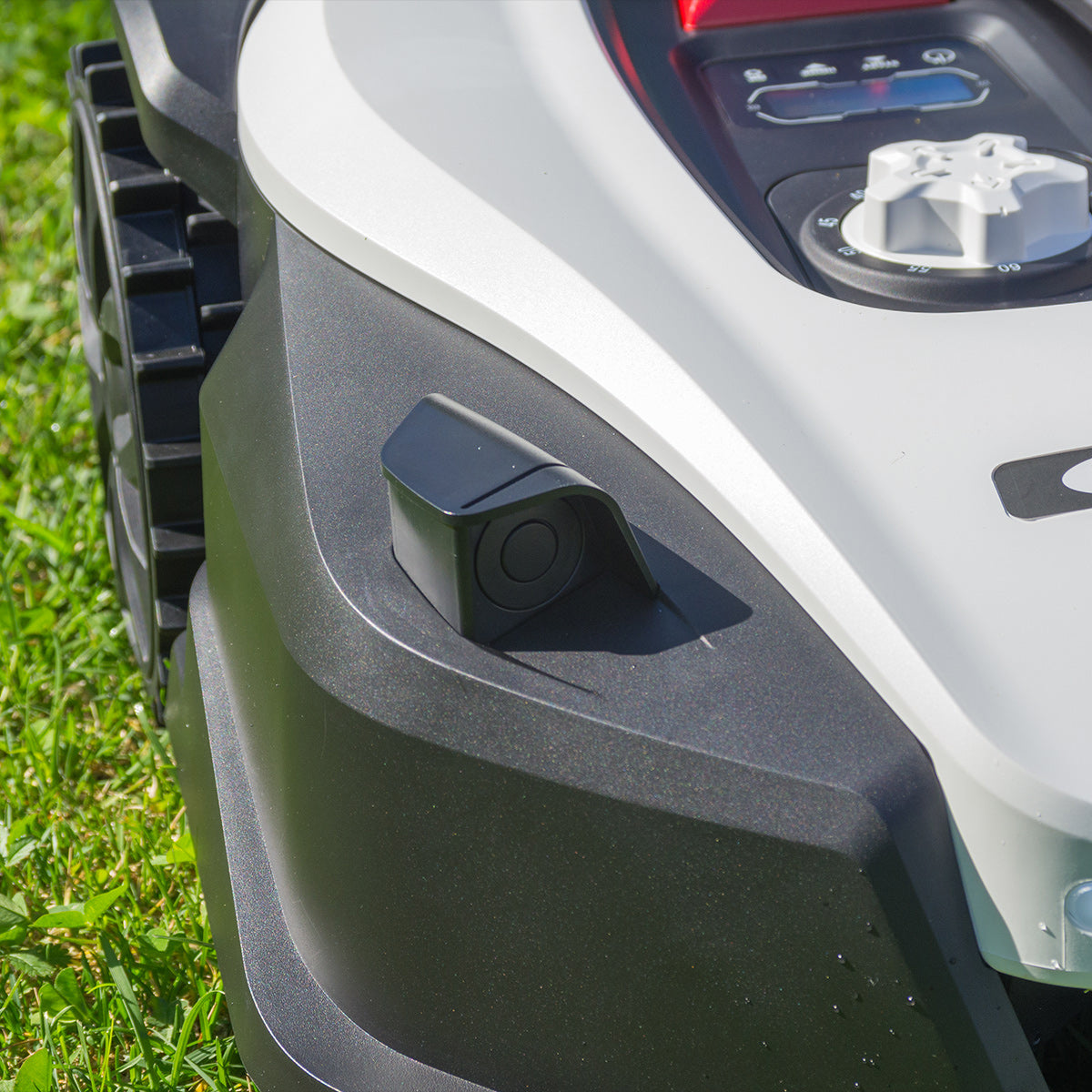RBA1601 (L+) – Robot tagliaerba automatico per giardini fino a 2.000 m²